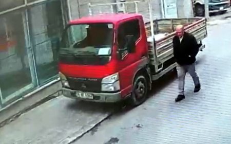 Sokak ortasında darbedildi; o anlar kamerada