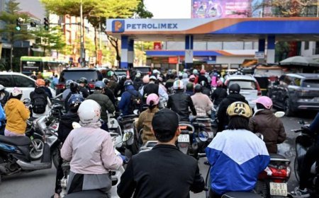 Asya ülkesinde yakıt telaşı! Hükümet 'panik yapmayın' dedi, halk sokaklara döküldü