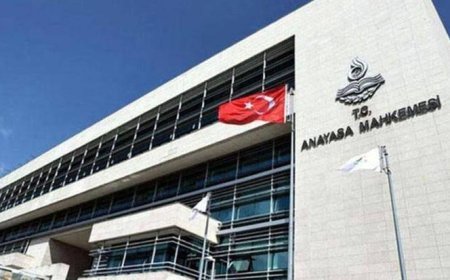 AYM'den, eczacılar hakkındaki disiplin cezalarına ilişkin düzenlemeye iptal