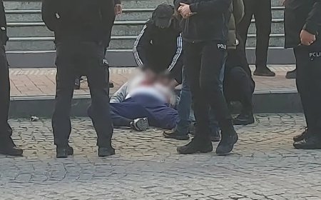 Tahliye edilen tacizcisini duruşma çıkışında öldürdü