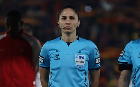 Süper Lig'de 22 yıl sonra kadın hakem düdük çaldı!