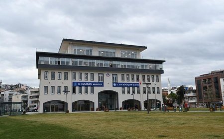 Kuşadası Belediyesiyle bağlantılı 'rüşvet' ve 'irtikap' soruşturması: 6 zanlı adliyede