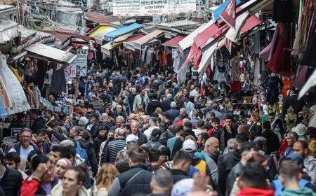 Eminönü'nde bayram alışverişi yoğunluğu