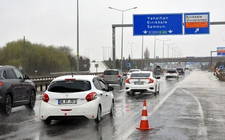 43 ilin geçiş güzergahında trafik yoğunluğu