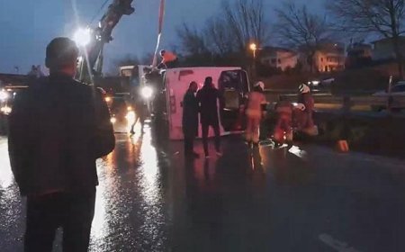 Büyükçekmece'de servis midibüsü devrildi! 1 ölü 9 yaralı