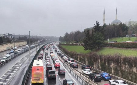 İstanbul’da bayram çilesi! Trafik durma noktasına geldi