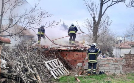 Bedensel engelli, evinde çıkan yangında yaralandı