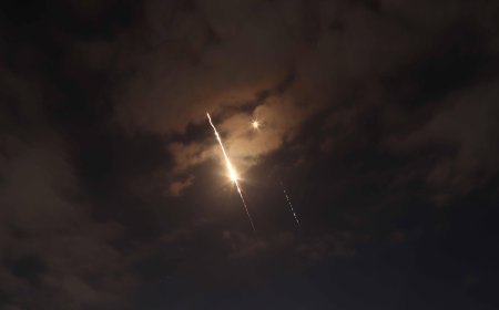 İran'dan ateşlenen misilleme füzeleri İsrail semalarında! İşte sıcak görüntüler