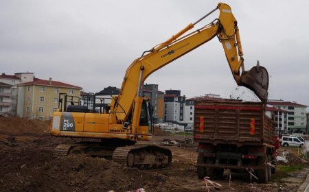 Pazartesi Pazarı’nda İlk Kazma Vuruldu