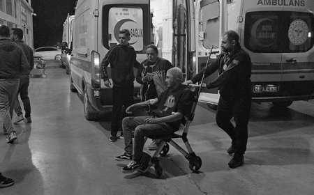 Adana'da iki grup arasında bıçaklı kavga: 2 yaralı