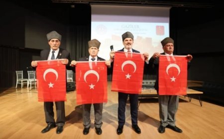 GAZİLER GENÇLERE TARİH DERSİ VERDİ