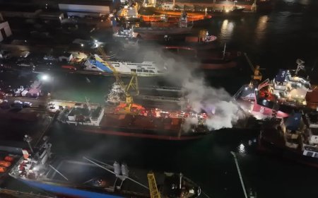 İstanbul'da 120 metrelik gemide yangın