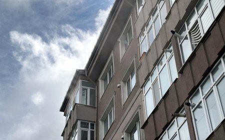 Apartman dairesindeki yangın büyümeden söndürüldü