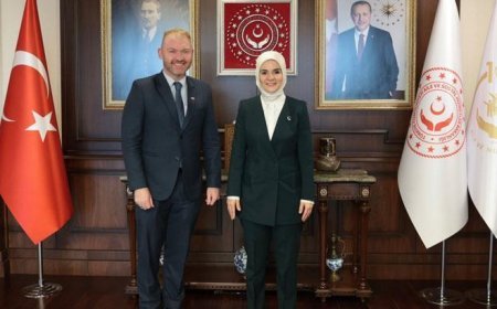 Bakan Göktaş, Yeni Zelanda'nın Ankara Büyükelçisi Lewis ile görüştü