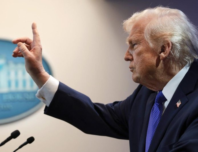 ABD Başkanı Trump'tan dikkat çeken Hürmüz Boğazı açıklaması! 'Birçok ülke savaş gemisi gönderecek'