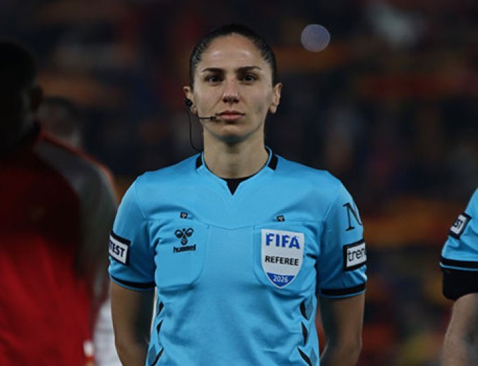 Süper Lig'de 22 yıl sonra kadın hakem düdük çaldı!
