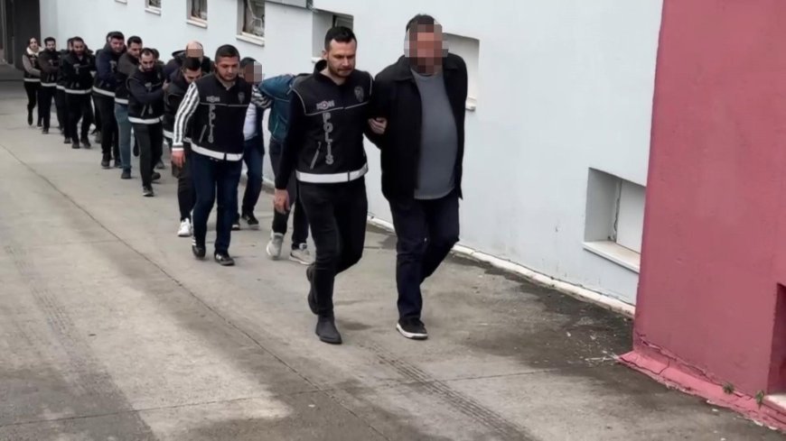 Telefon bayii görünümlü tefeci ağı çökertildi! Adana’da milyonluk senet ve nakit para ele geçirildi