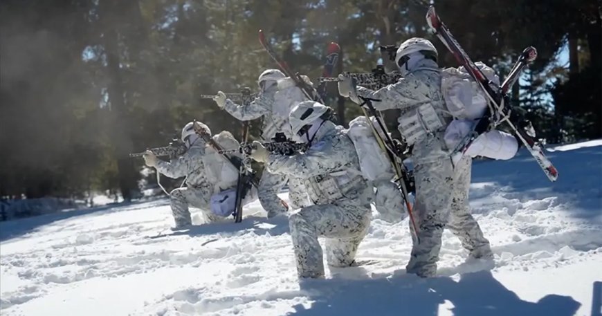 Komandolardan kar üstünde eğitim! MSB paylaştı