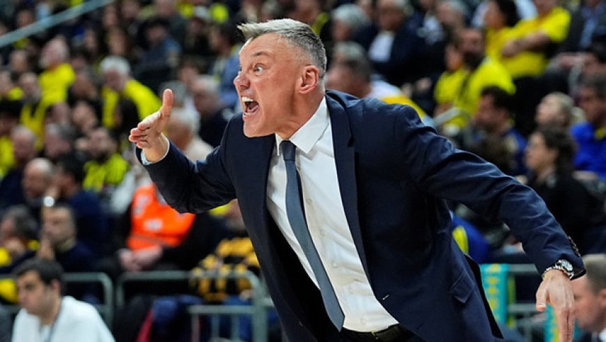 Sarunas Jasikevicius'tan maç sonu Tucker'a övgü!