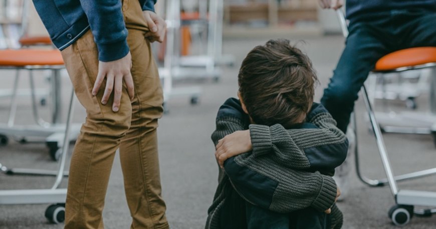 Akran ve veli zorbalığı. "Seni babama öldürtürüm" diyen öğrencinin velisi okulu birbirine kattı