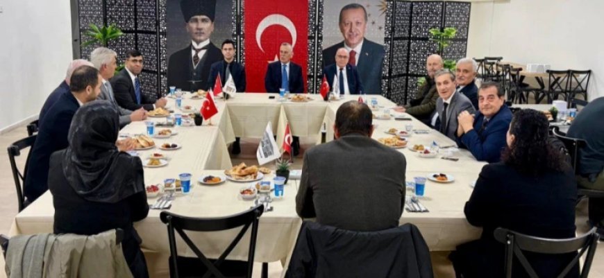KAYMAKAM GÜNLÜ MUHTARLARLA İFTARDA BİR ARAYA GELDİ
