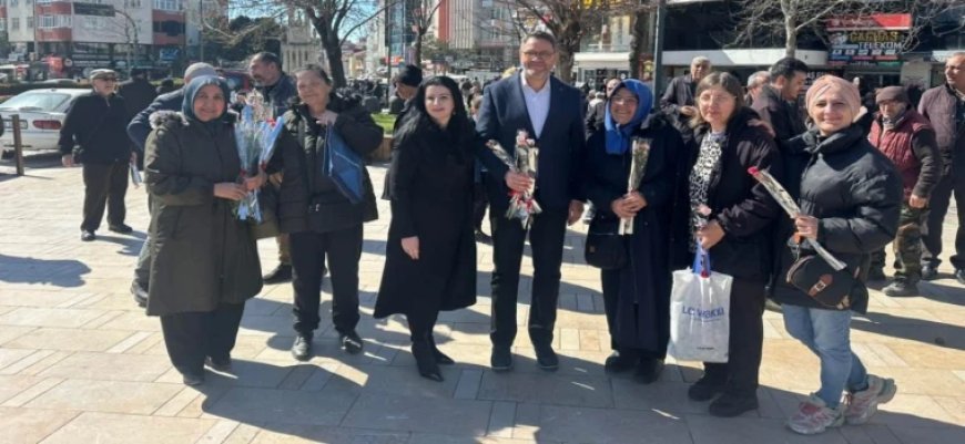 AK PARTİ’DEN 8 MART’TA ÇİÇEKLİ KUTLAMA