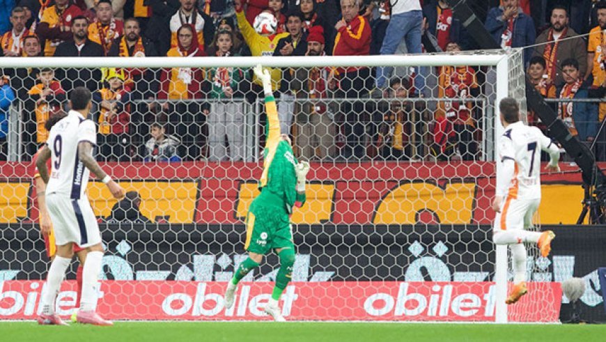 Uğurcan Çakır'dan fair-play örneği!