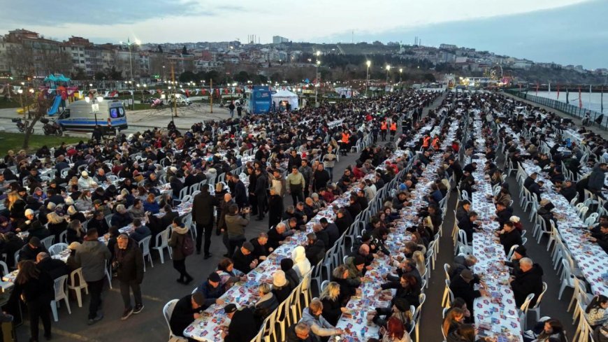 Tekirdağ sahilindeki iftar buluşmasına 8 bin kişi katıldı