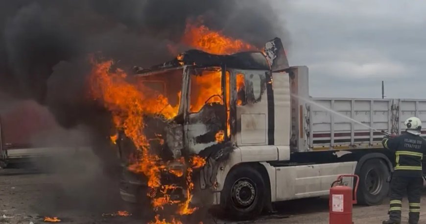 Korkutan görüntü. Park halindeki tır alev alev yandı