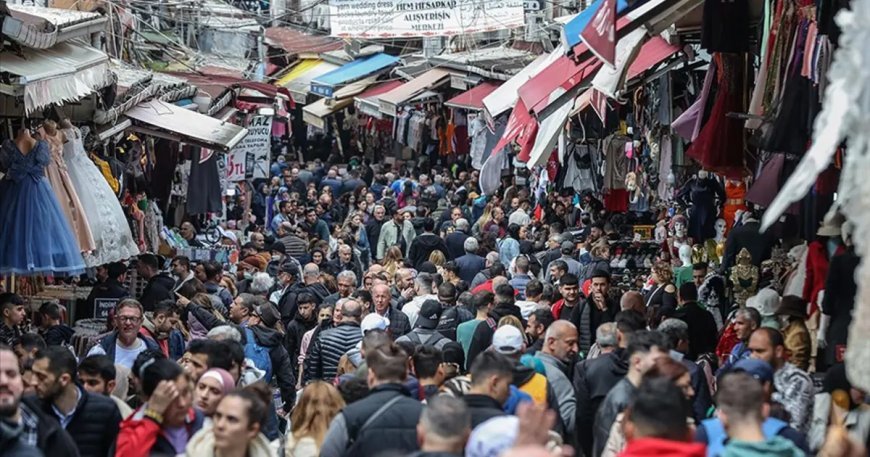 Eminönü'nde bayram alışverişi yoğunluğu