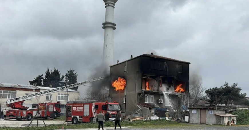 Büyükçekmece'de korkutan yangın. 3'ü çocuk 6 kişi kurtarıldı