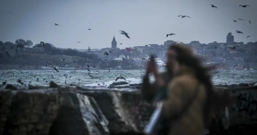 Bayramın ilk günü soğuk ve yağışlı geçecek. İstanbul dahil 17 il için sarı kodlu uyarı