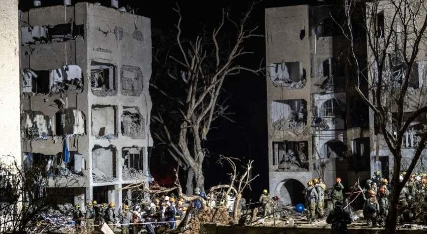 İran'ın vurduğu İsrail'deki büyük yıkım görüntülendi! '200 ölü ve yaralı'