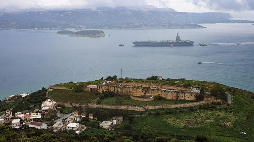 ABD’ye ait USS Gerald R. Ford uçak gemisi onarım için Girit'e demirledi