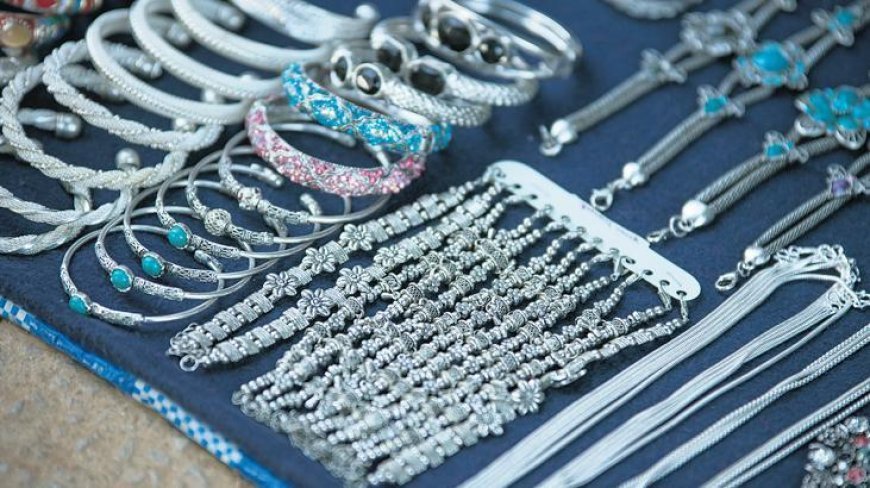 Gümüş sokağa taştı