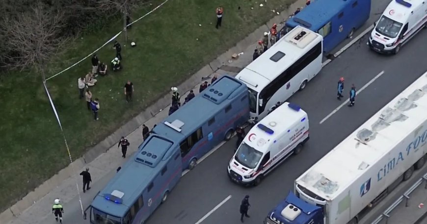 Cezaevi araçları TEM'de kaza yaptı: 15 yaralı