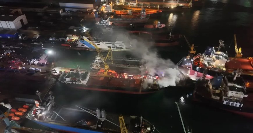 İstanbul'da 120 metrelik gemide yangın