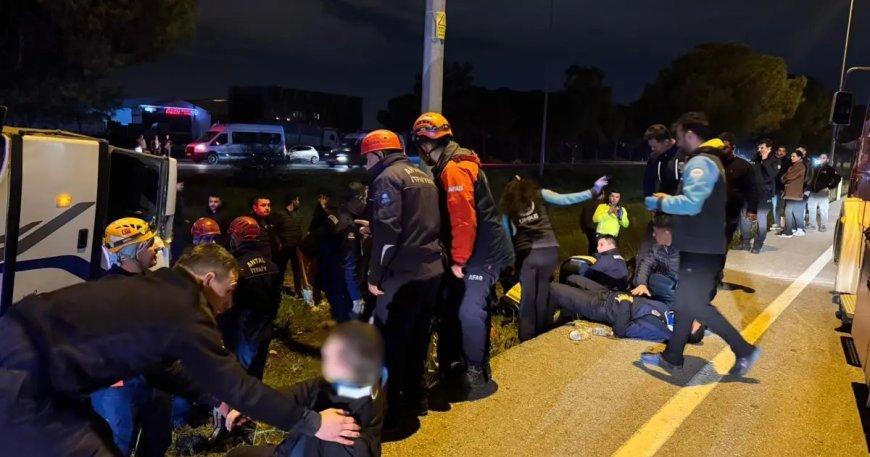 Antalya'da ceza infaz kurumuna ait servis aracı devrildi: 16 yaralı