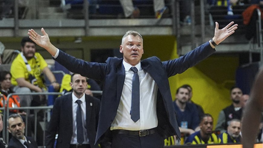 Fenerbahçe'de Jasikevicius'tan uzun soruya tepki: 'Bu normal değil!'