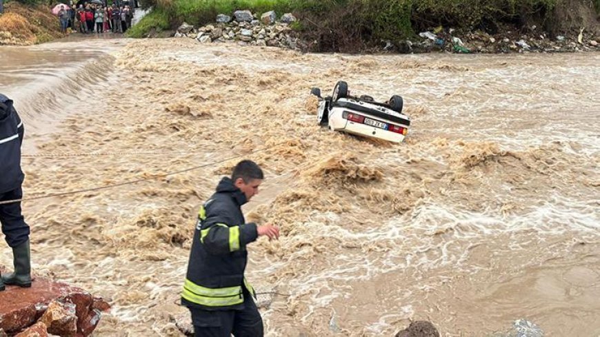 Muğla’da otomobil sel sularına kapıldı: 1 ölü, 1 yaralı