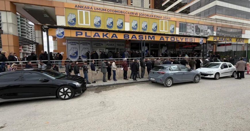 APP plaka değişiminde son gün yoğunluğu. Uzun kuyruklar oluştu