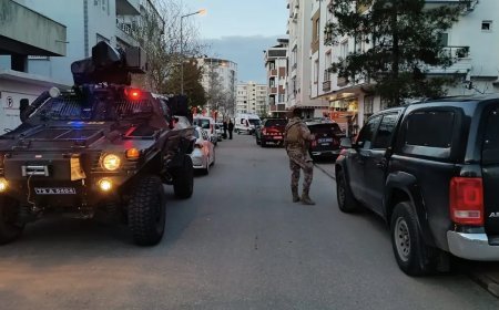 17 yaşındaki çocuk, annesi ile ağabeyini katletti