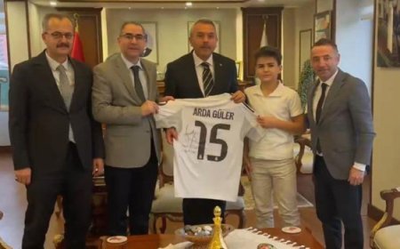 Rizeli Safa, Cumhurbaşkanı Erdoğan'dan istediği imzalı Arda Güler formasına kavuştu