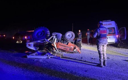 Erzurum'da ambulans ile traktör çarpıştı! Kazada 4 kişi yaralandı