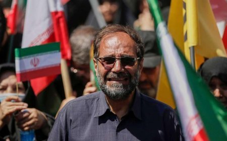 İran'da binler sokaklara döküldü! Hamaney'in ölümünün 40. günü münasebetiyle anma yürüyüşü düzenlendi