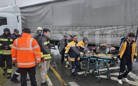 Kontrolden çıkan tır kaldırıma çıktı, 1 yaralı