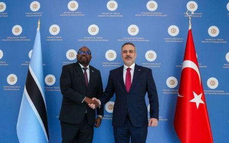 Dışişleri Bakanı Hakan Fidan, Botsvana Uluslararası İlişkiler Bakanı Butale ile görüştü