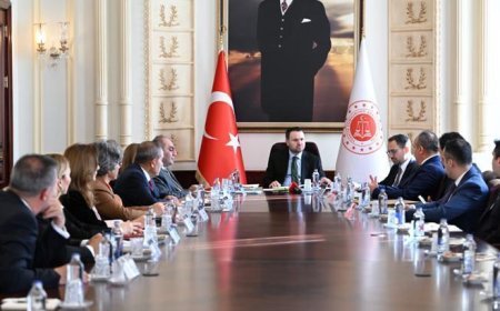 Adalet Bakanı Gürlek, Türkiye Noterler Birliği heyeti ile görüştü