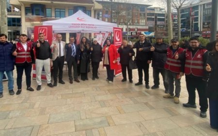 YENİDEN REFAH PARTİSİ’NDEN ÜYE ATAĞI: ÇERKEZKÖY’DE STANDA YOĞUN İLGİ