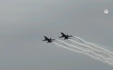 Konya'da SOLOTÜRK nefes kesti! 15. yıla özel uçuş